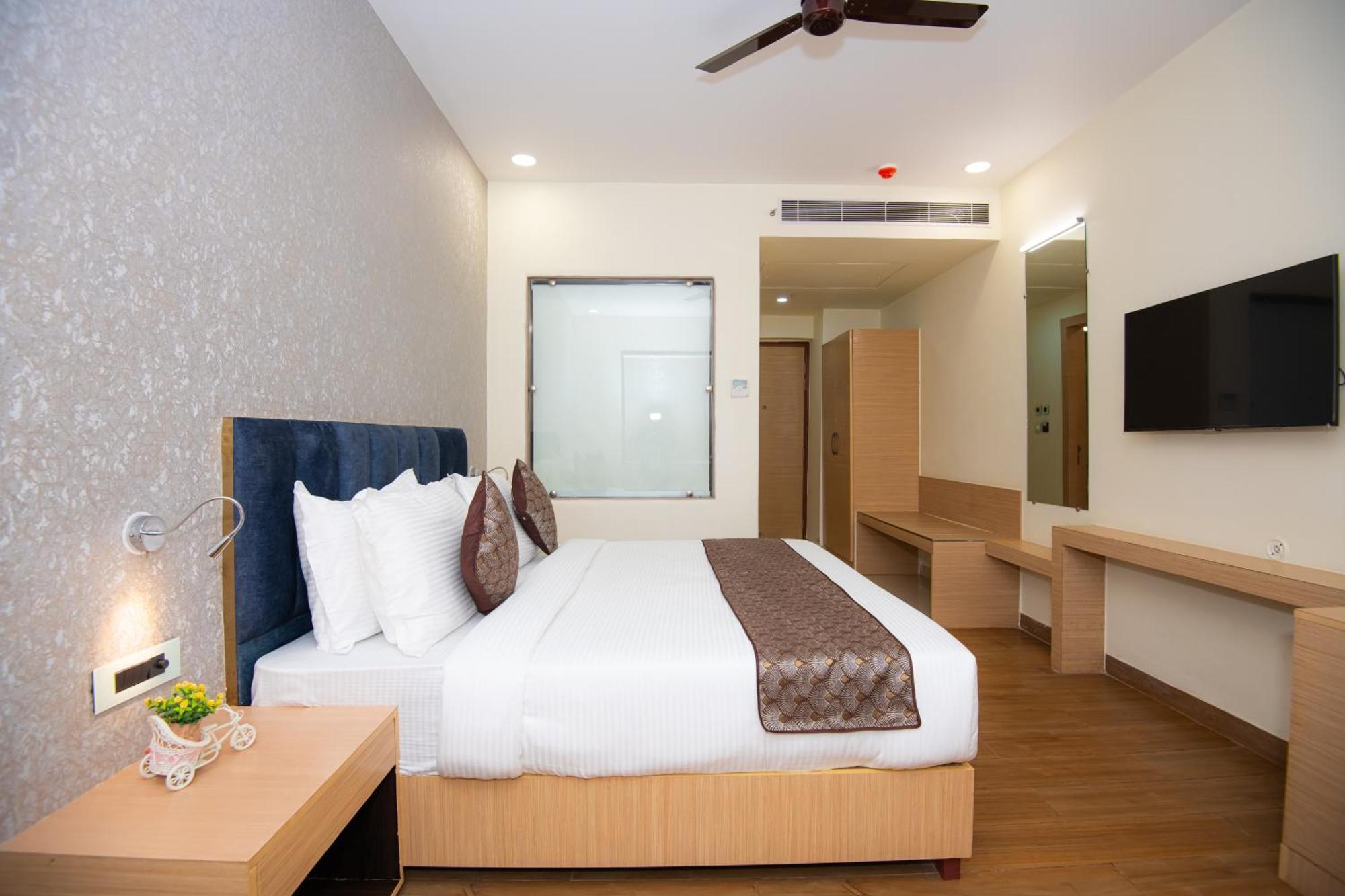 Hotel Avadh Classio Near By Ram Mandir Faizābād Bagian luar foto
